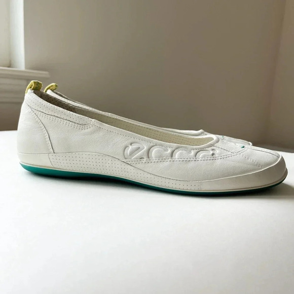 Ecco Lite Skimmer Flats Off White size 38 Womens Comfort Coastal - Picture 7 of 12